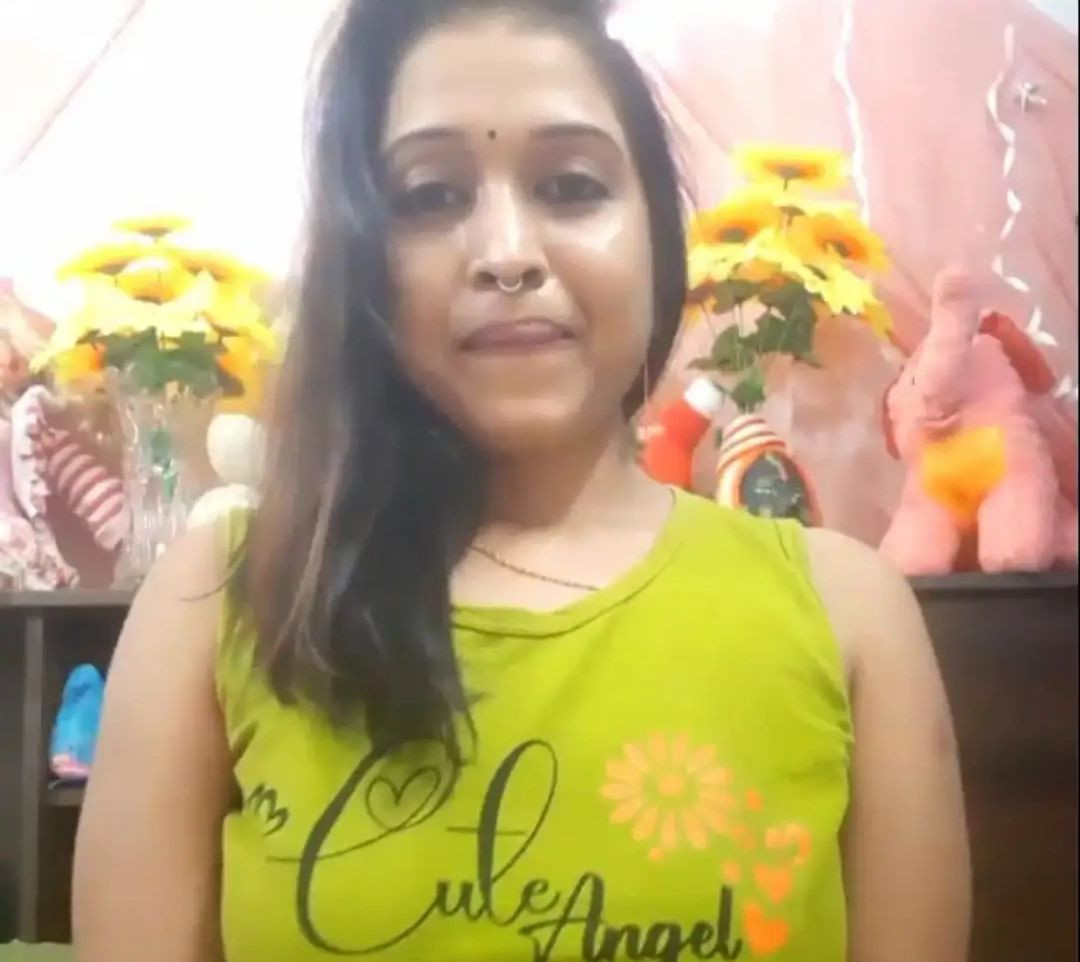 Horney haryanvi Bhabhi sucking her big boobs