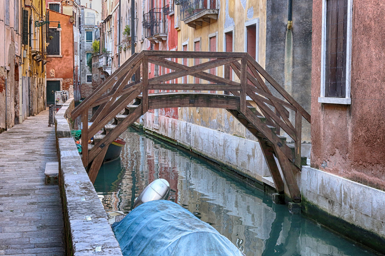 Ponte al civico 1903