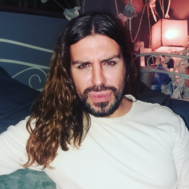 DM2-Qn-Wu-X0-AAOHv7-jpeg