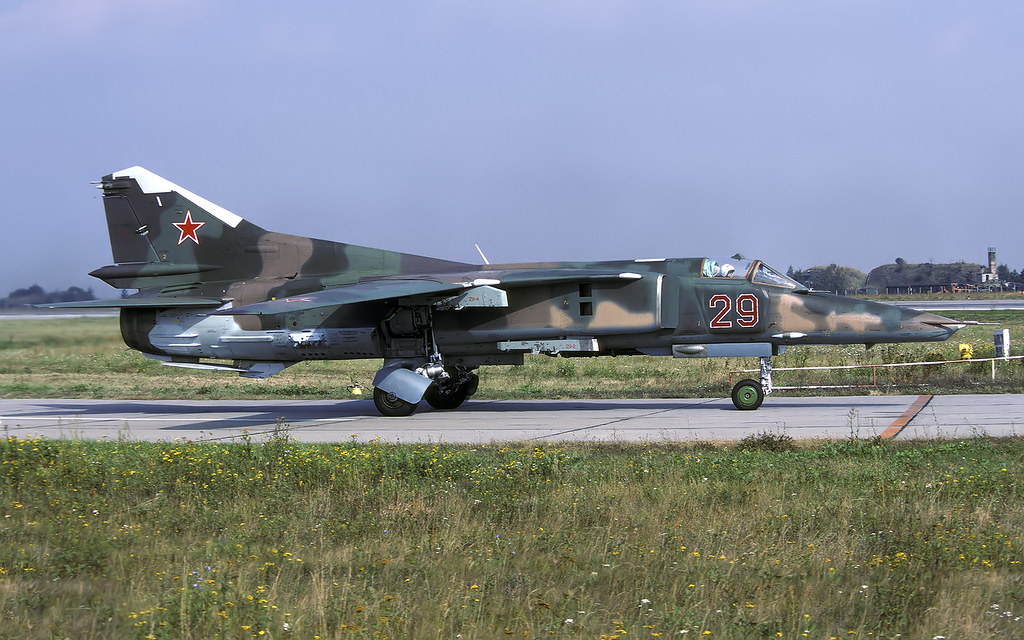 296 APIB Mig-27D 29 Red_61912555170_18.08.92 CLOFTING 3