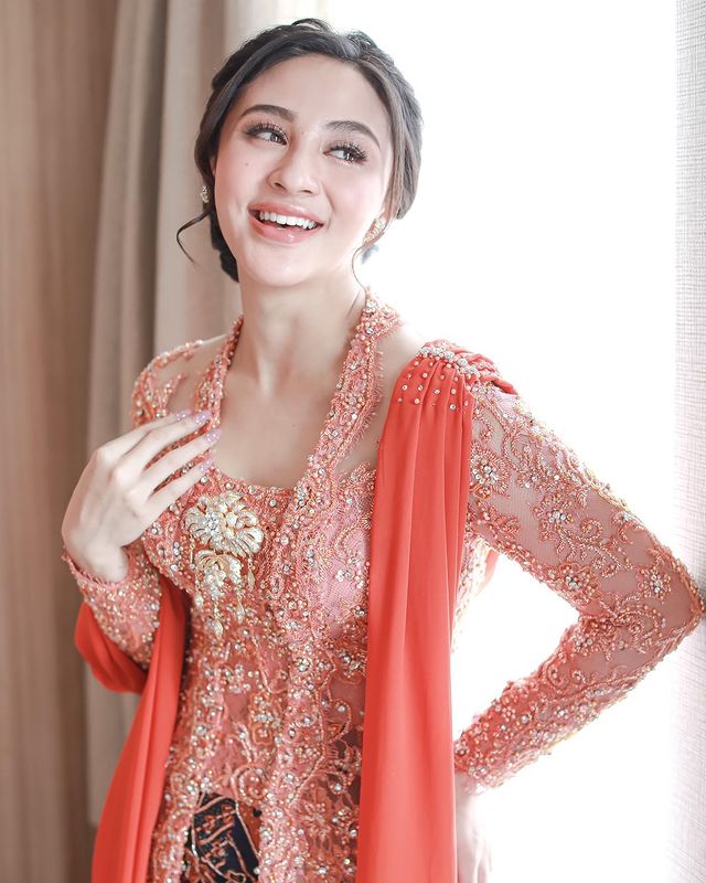 Margin Wieheerm atau Margin Winaya merupakan aktris, model dan penyanyi kebangsaan Indonesia.