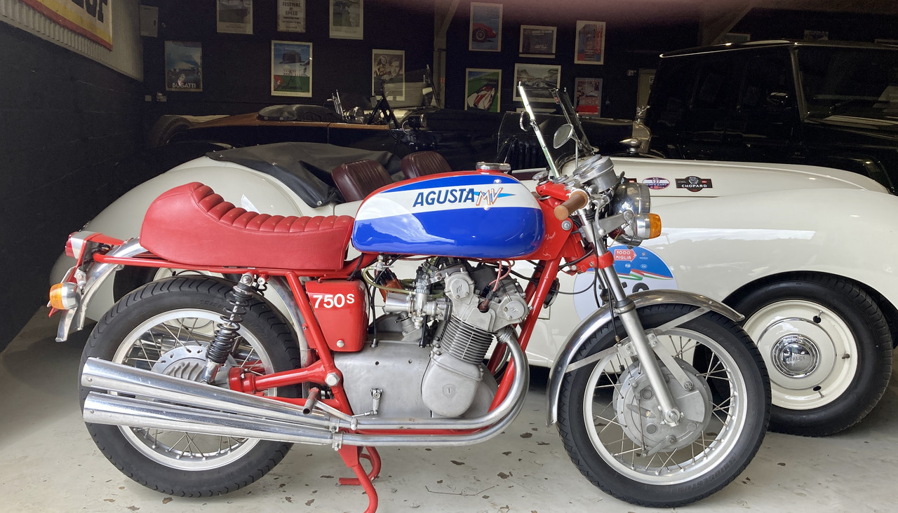 5D1418B5-3A8E-4A18-8AD6-9EC9C0B7DDBD