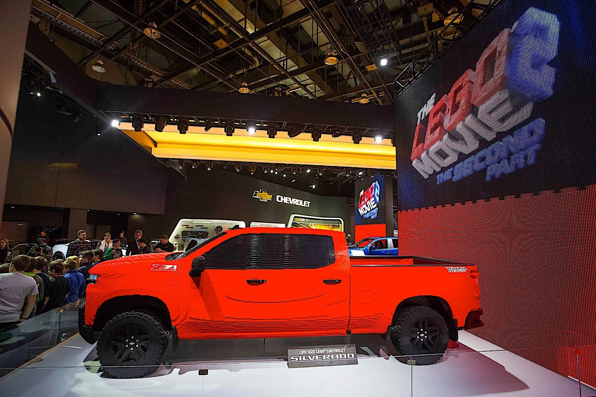 2019 LEGO Chevrolet Silverado 1500 LT Trail Boss (11)