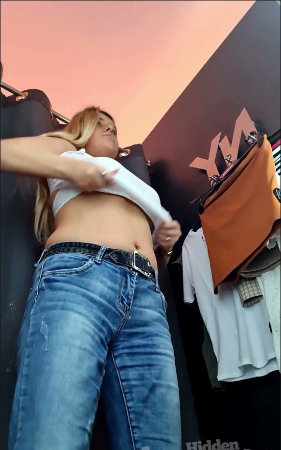 [Image: Voyeur35155152938.jpg]