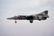 296 APIB MiG-27D 25 Red_61912555165_17-09-91