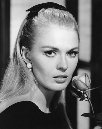 kinopoisk.ru-Jean-Seberg-457853