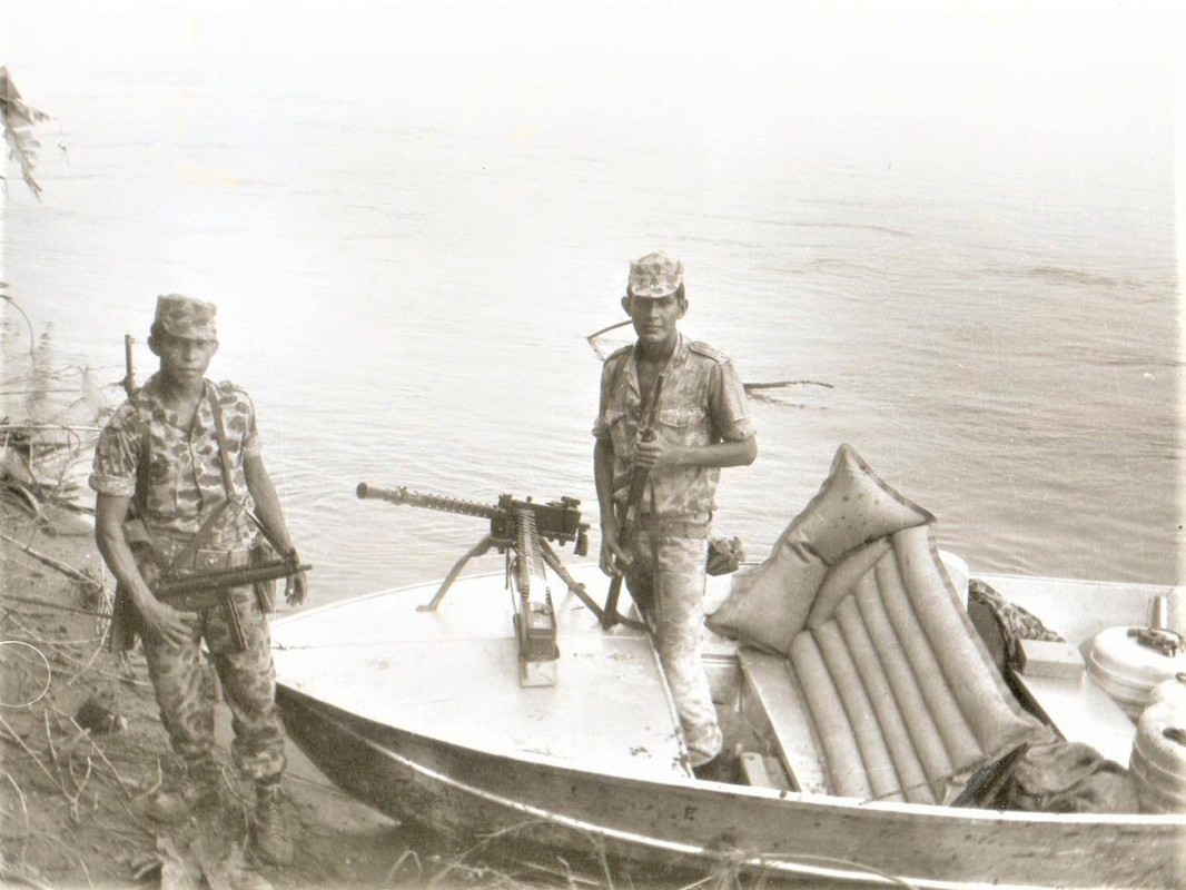 0000-botes-tacticos-infanteria-1984-4.jpg