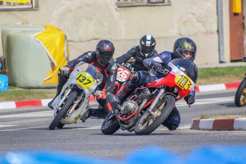 220AE414-070B-4A10-8E3B-1FADC3AC2D98