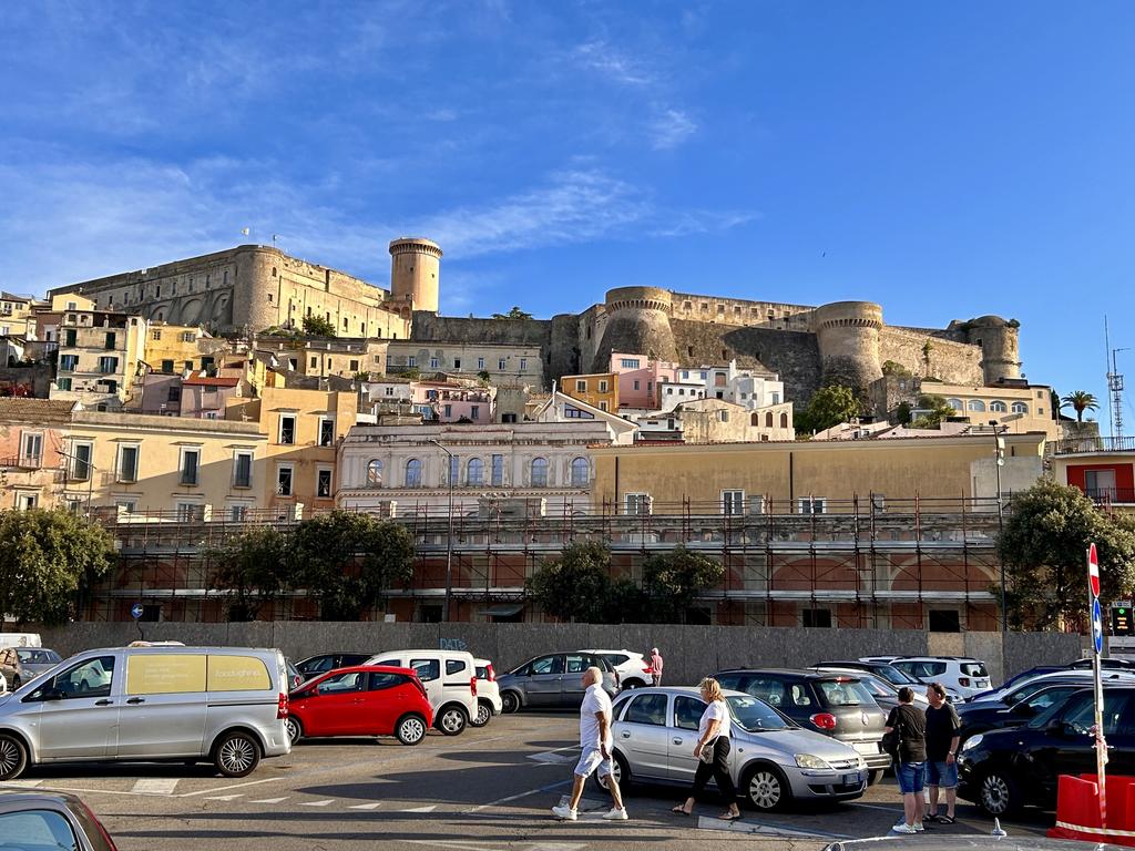 Жаркий сентябрь на побережье Тирренского моря. Жаркий сентябрь на побережье Тирренского моря.