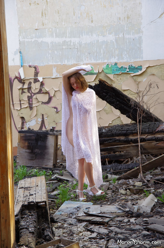 MarvelCharm_Nicolette-Ruins-100