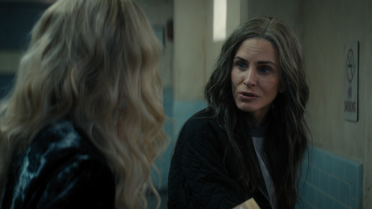 Shining Vale (2022) S02E01 Chapter Nine - Homecoming (1080p AMZN WEB-DL x265 10bit EAC3 5.1).mkv_sna