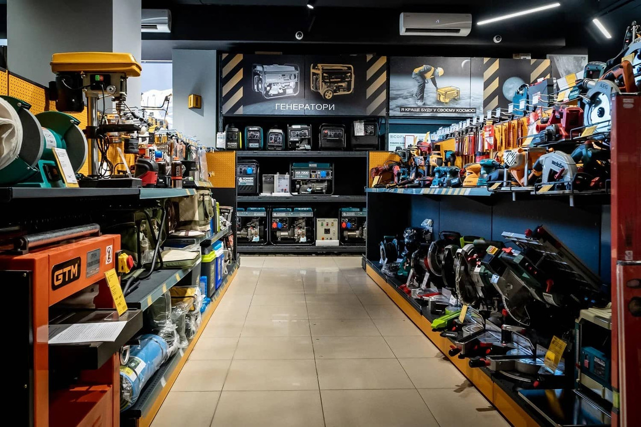 pravilno-vybrat-torgovoe-oborudovanie-3-min