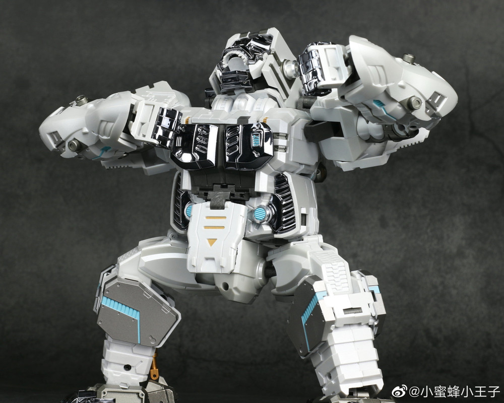 GT-10A-T-Beast-Ultra-Magnus-06