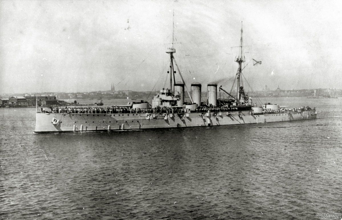 https://i.postimg.cc/P536KZgh/1200px-Ryurik1917.jpg