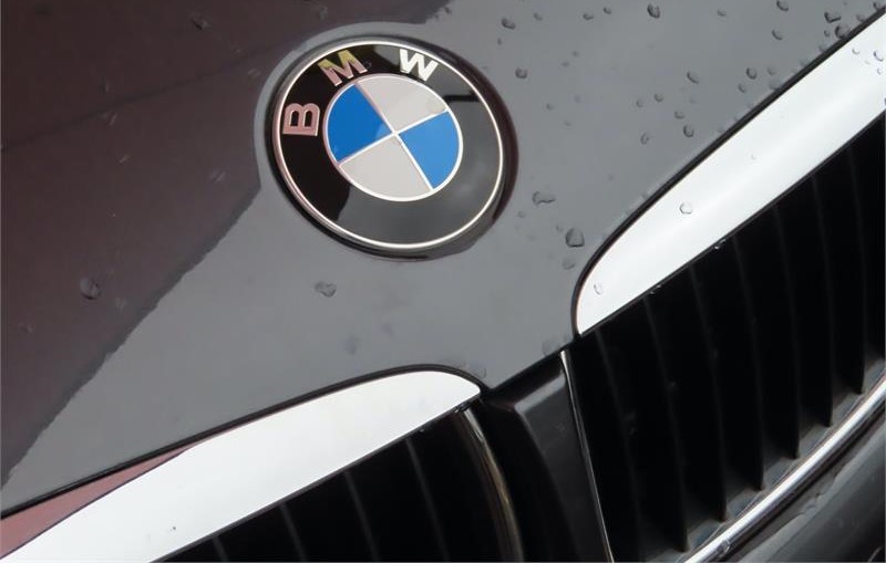 logo 320i,320si