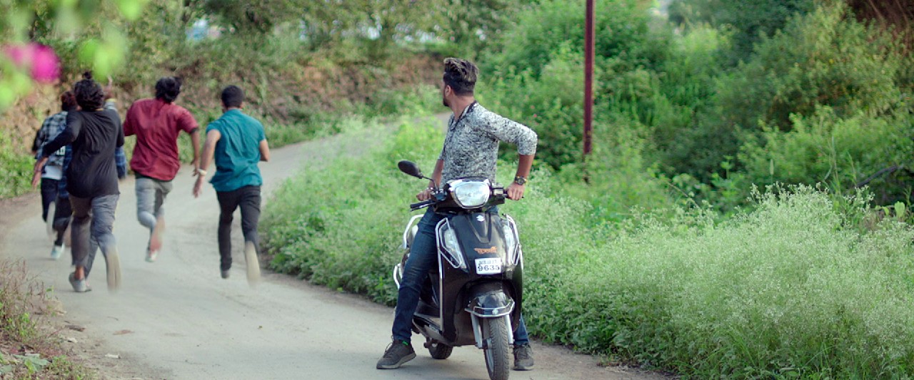 Dhishkyaoon-2023-AMZN-WEB-DL-Marathi-1080p-HEVC-DDP-5-1-ESub-mkv-0006