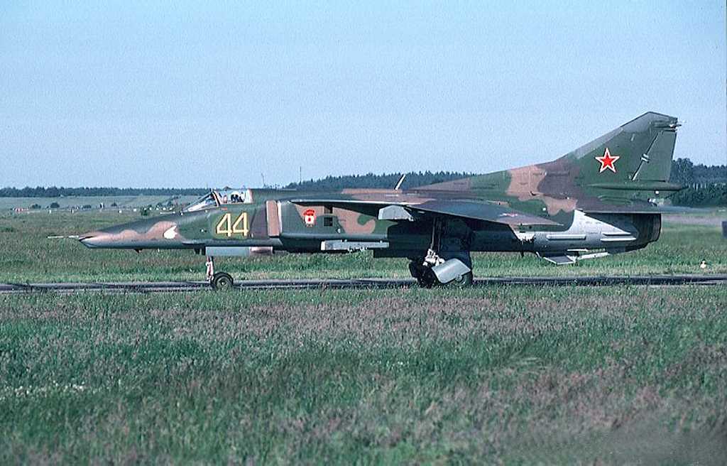 19 GvAPIB Mig-27D Yellow 44_61912555178 (3)_2