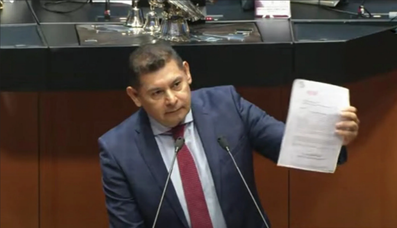 Con mensajes de Whatsapp, senador Alejandro Armenta acusa presuntas amenazas de SCJN