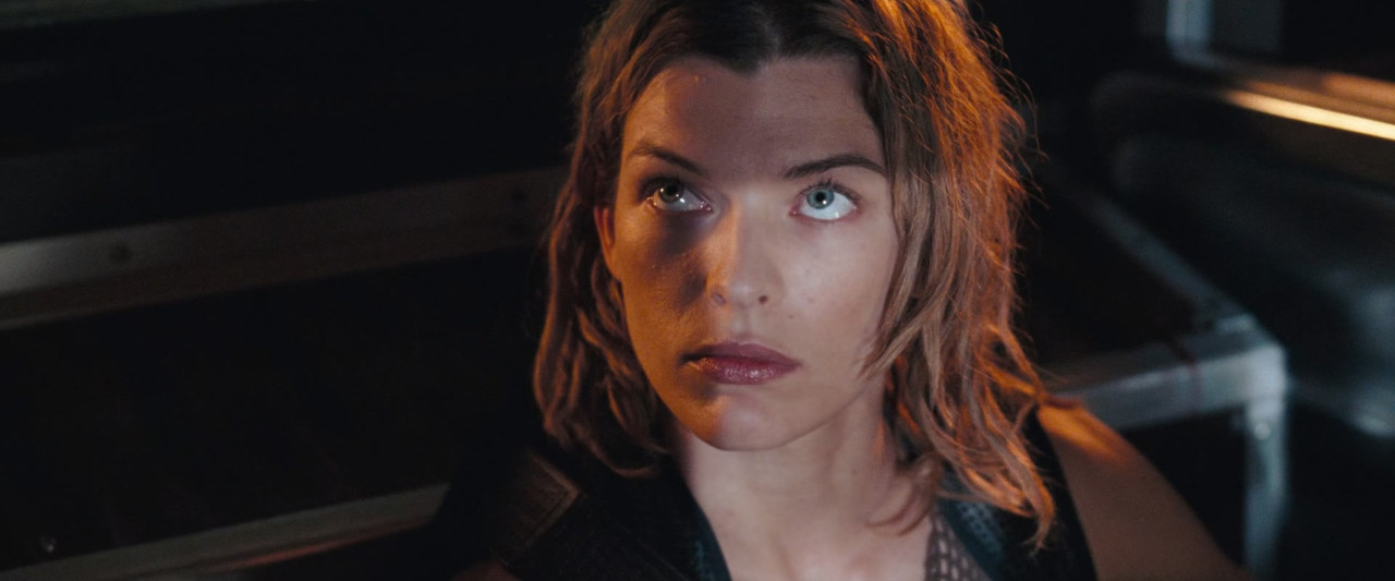 Resident Evil - Apocalypse (2004) (1080p BDRip x265 10bit DTS-HD MA 5.1 - HxD) [TAoE].mkv_20200615_2