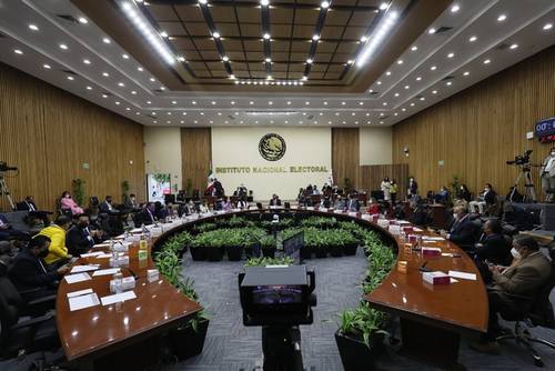 INE reporta ocho quejas por actos anticipados de campaña