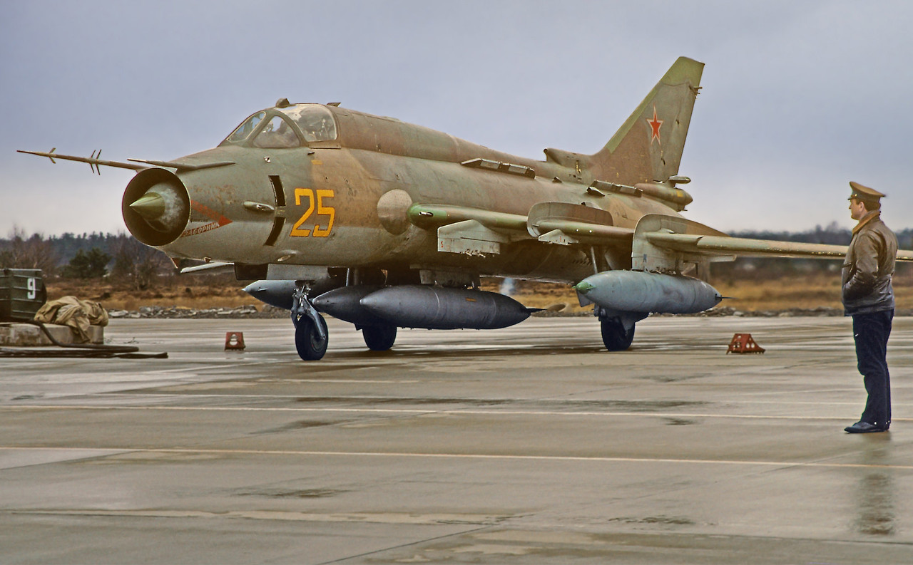 20 GvAPIB Su-17M4 25 yellow_10402 (2)
