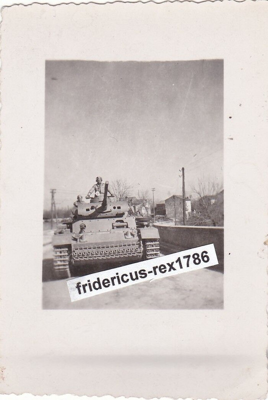 Foto Panzer Tank PzKpfw III in Italien Südfront Panzerkommandant