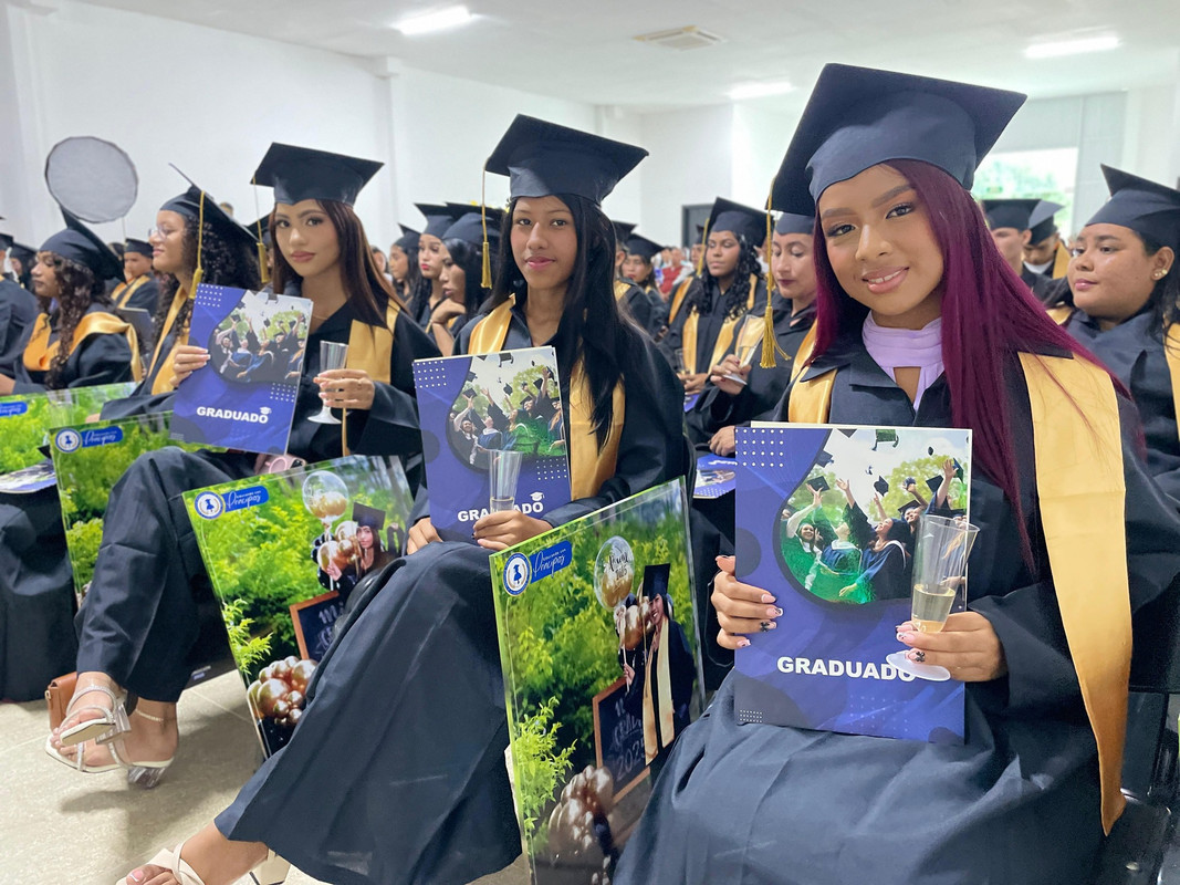 Comunidad educativa INTEBTES en evento institucional