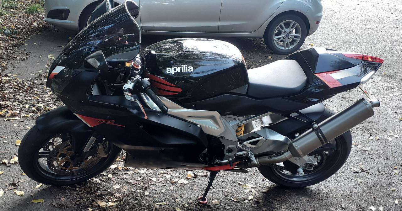 E622F528-749D-4C72-A371-300B74E8EFB5