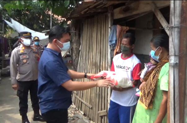 IMG-20210719-WA0009 Peduli Sesama, Polsek Sukatani Bagikan Sembako Pada Warga Tidak Mampu dan Supir Angkot
