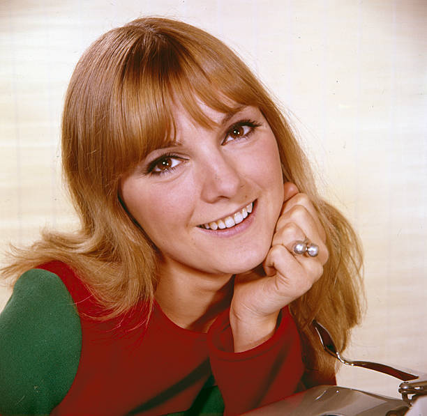 Anneke Wills a11
