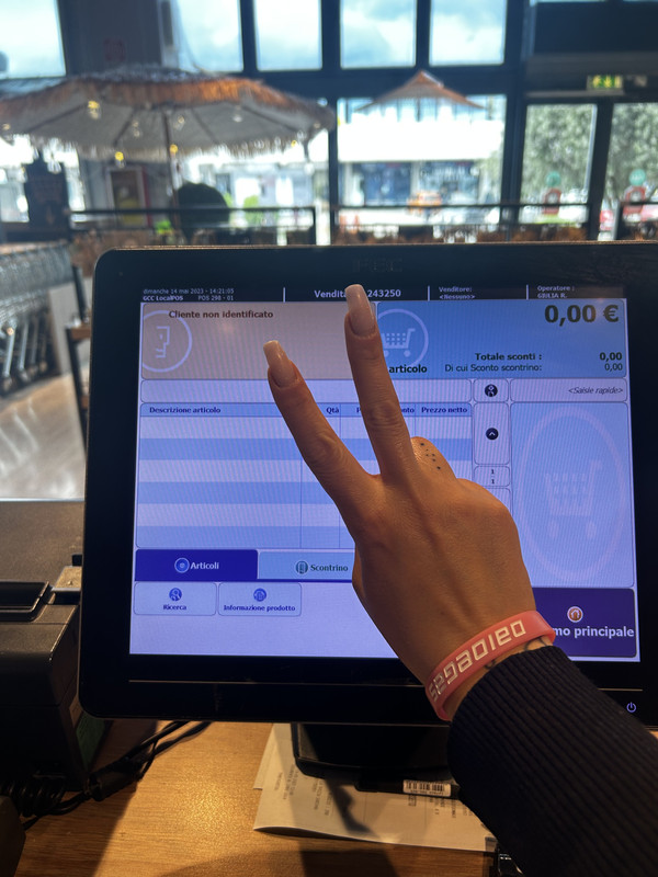 D45D80F0-7071-4301-B8C7-39E62462D3A1