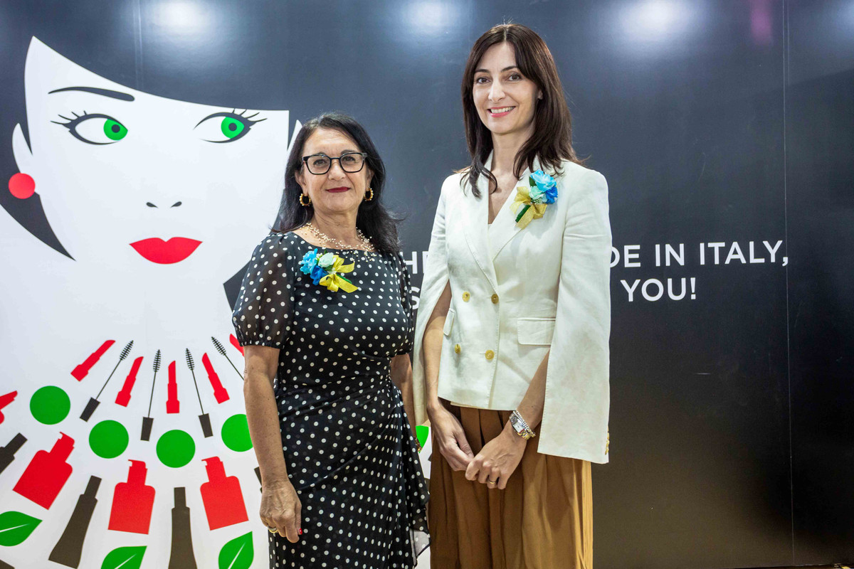 คุณเปาลา กุยด้า ข้าหลวงพาณิชย์