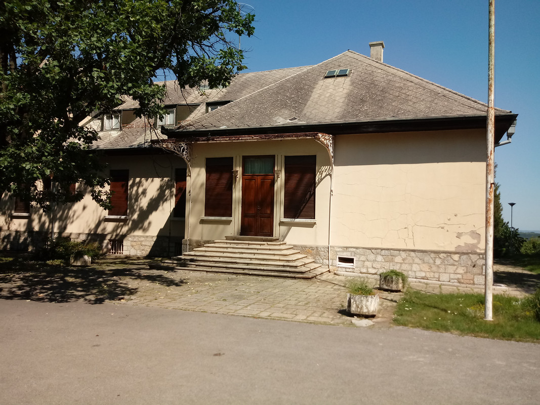 [Слика: Stepenice-10-avgust-15-h.jpg]