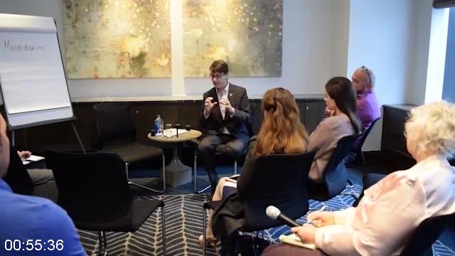 G-PIgor-Ledochowski-Round-Table-Conferen
