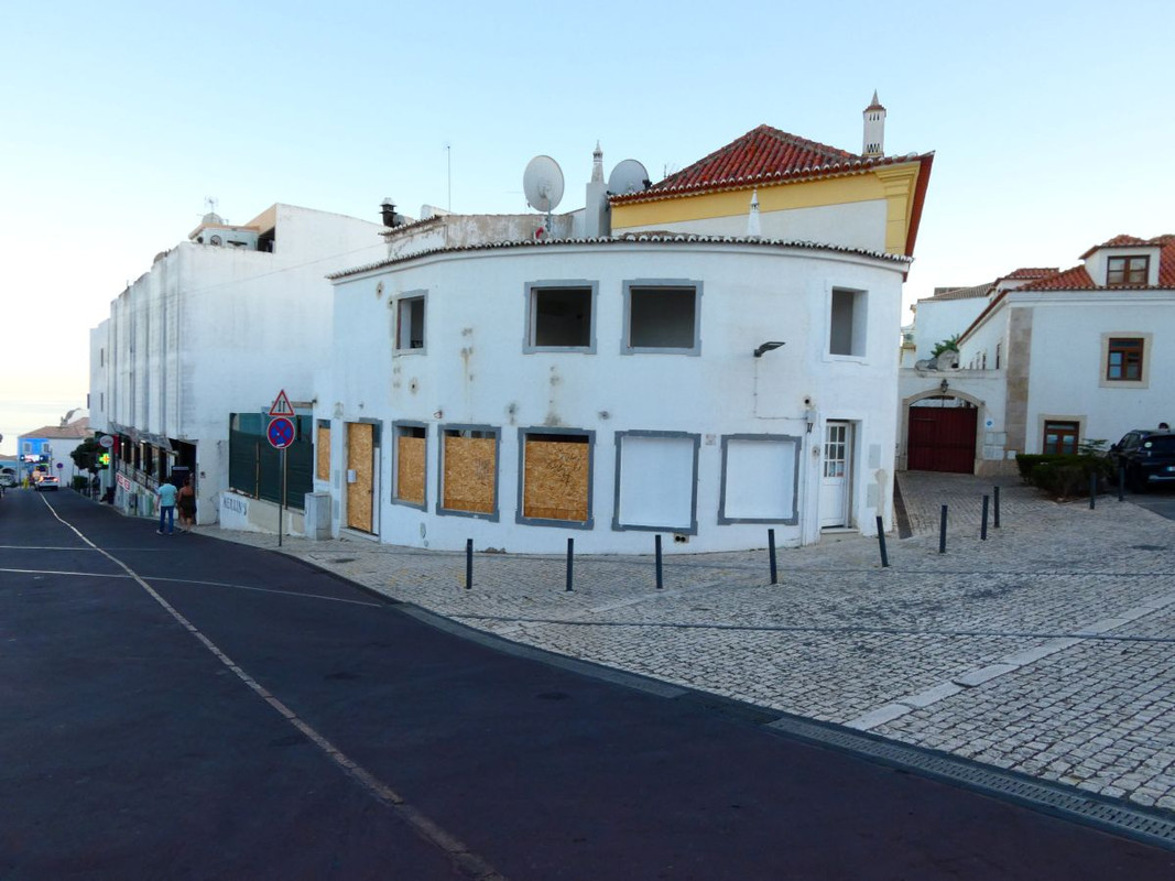 Merlin's_Bar_Albufeira_town_ 051025