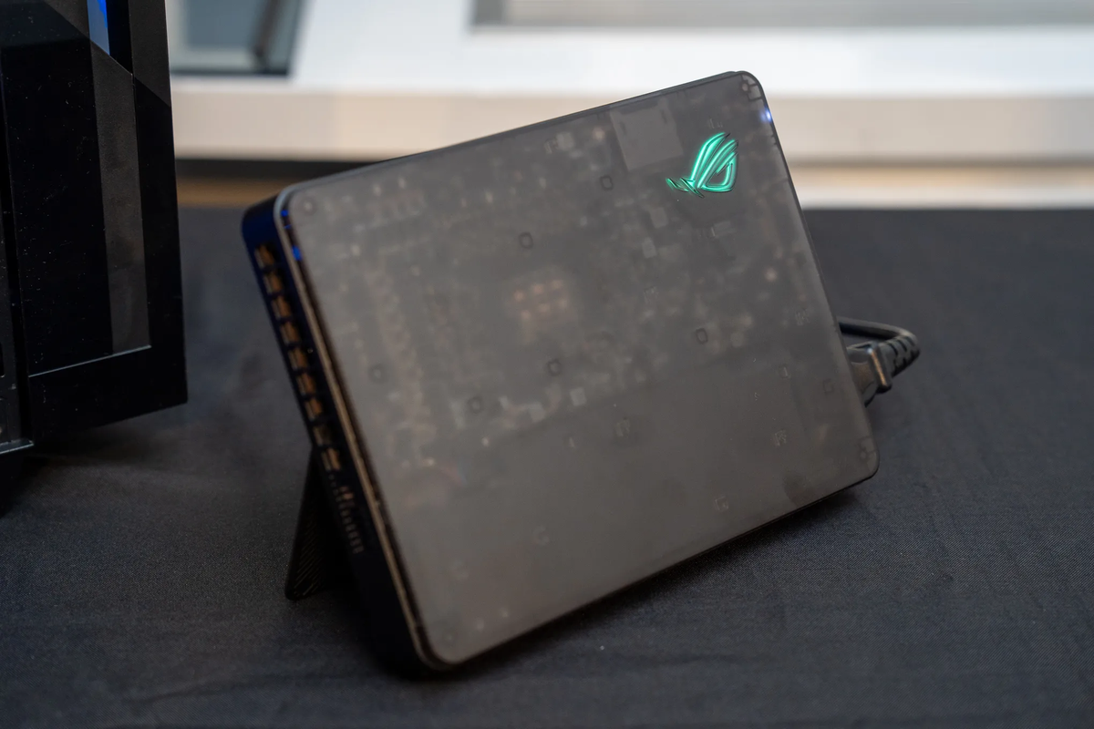 Asus XG Mobile 2025, es la Primera eGPU Thunderbolt 5 del Mundo