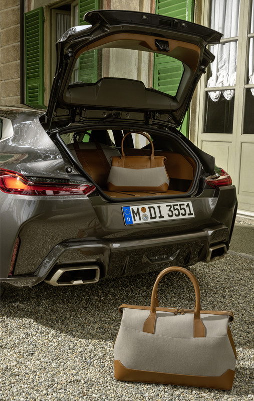 P90505546_highRes_bmw-concept-touring-