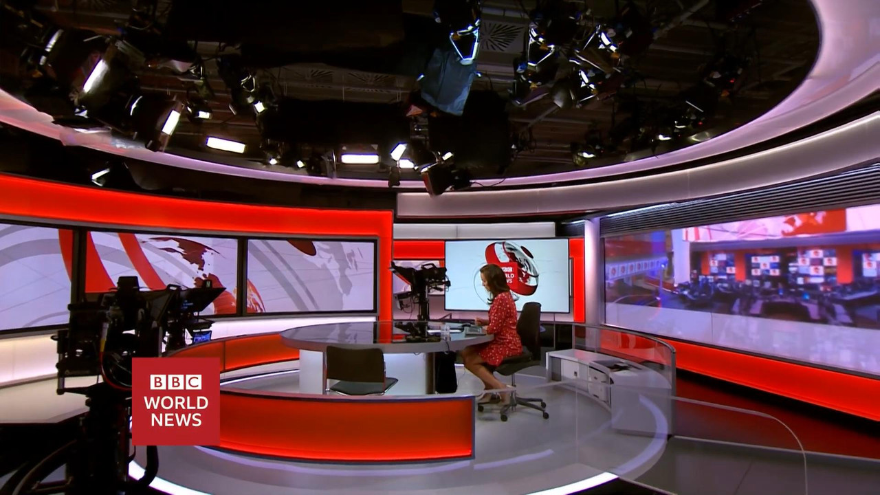 10.08 - 06.00.00 - BBC World News. News. Reporting on the day's inter....ts_snapshot_02.48_[2021.10.