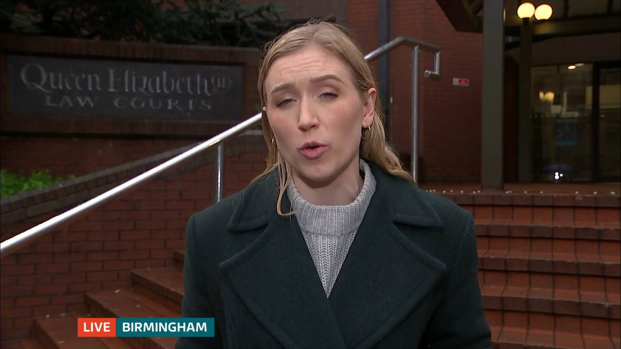 ITV Evening News_20220412_18301930.ts_snapshot_00.29.15.624