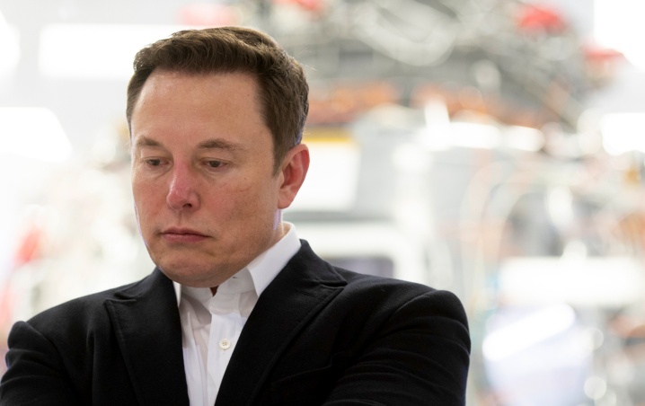 Elon Musk pide retrasar su batalla legal contra Twitter