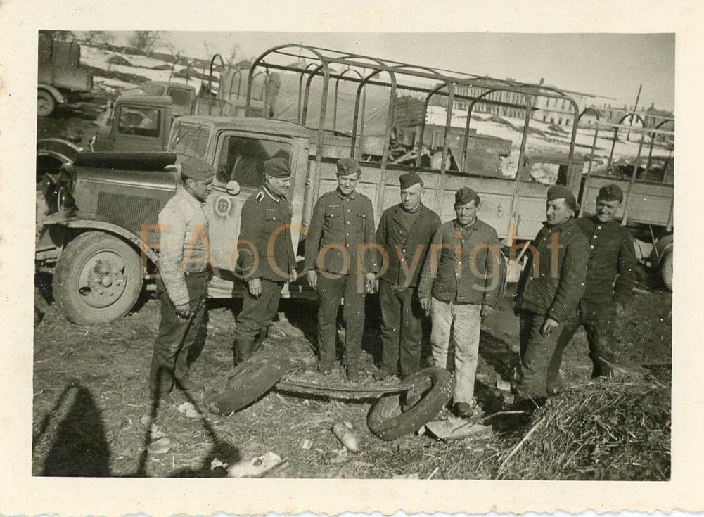 Russland Auto Wagen PKW LKW Camion Truck Kämpfe 