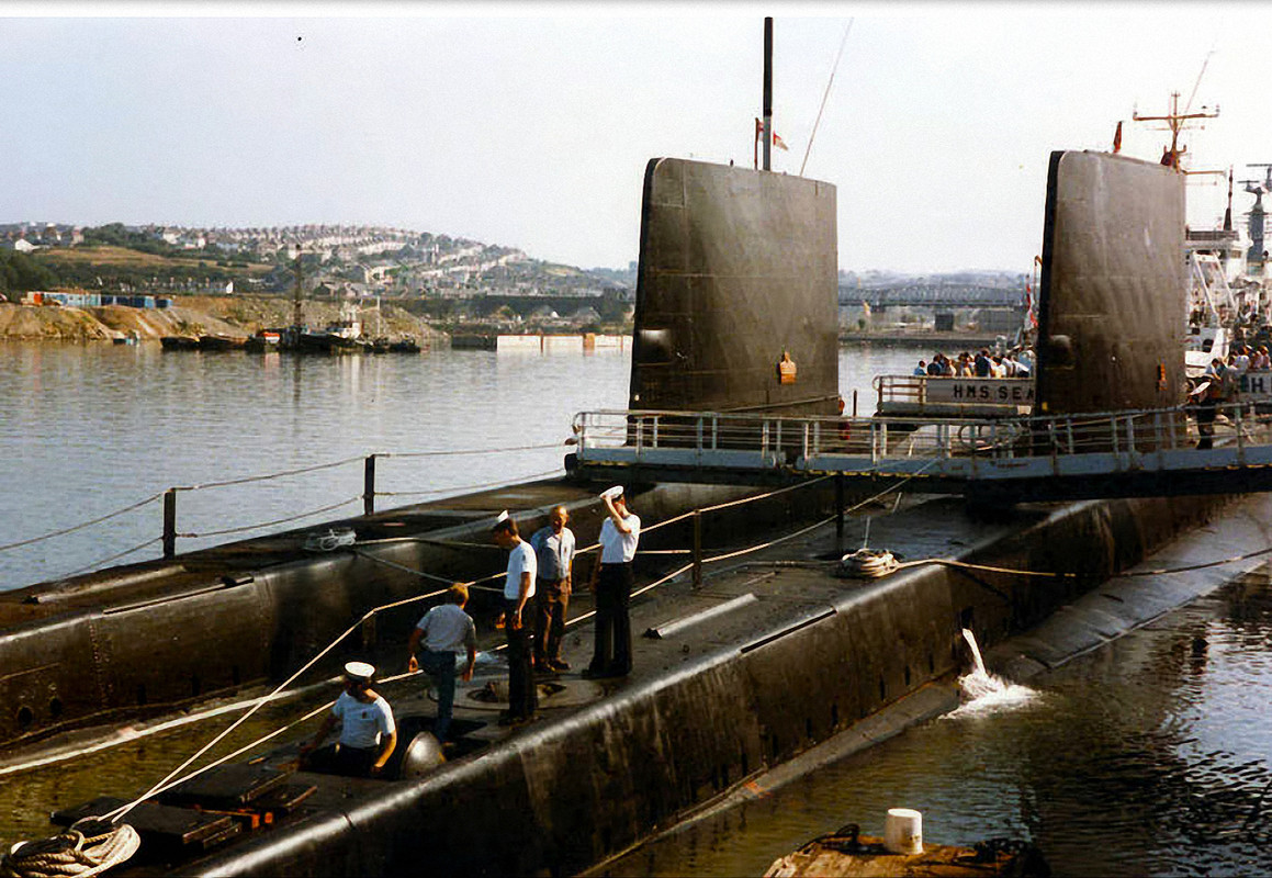 HMS Sealion и Orpheus в Девонпорте, август 1987