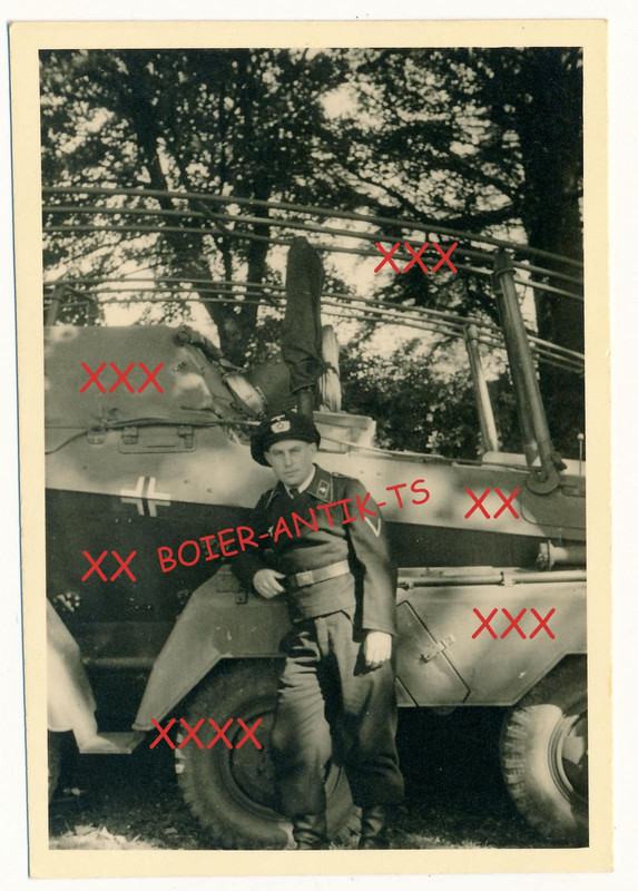 FOTO 2 WK PANZER SPÄHWAGEN   FAHRER