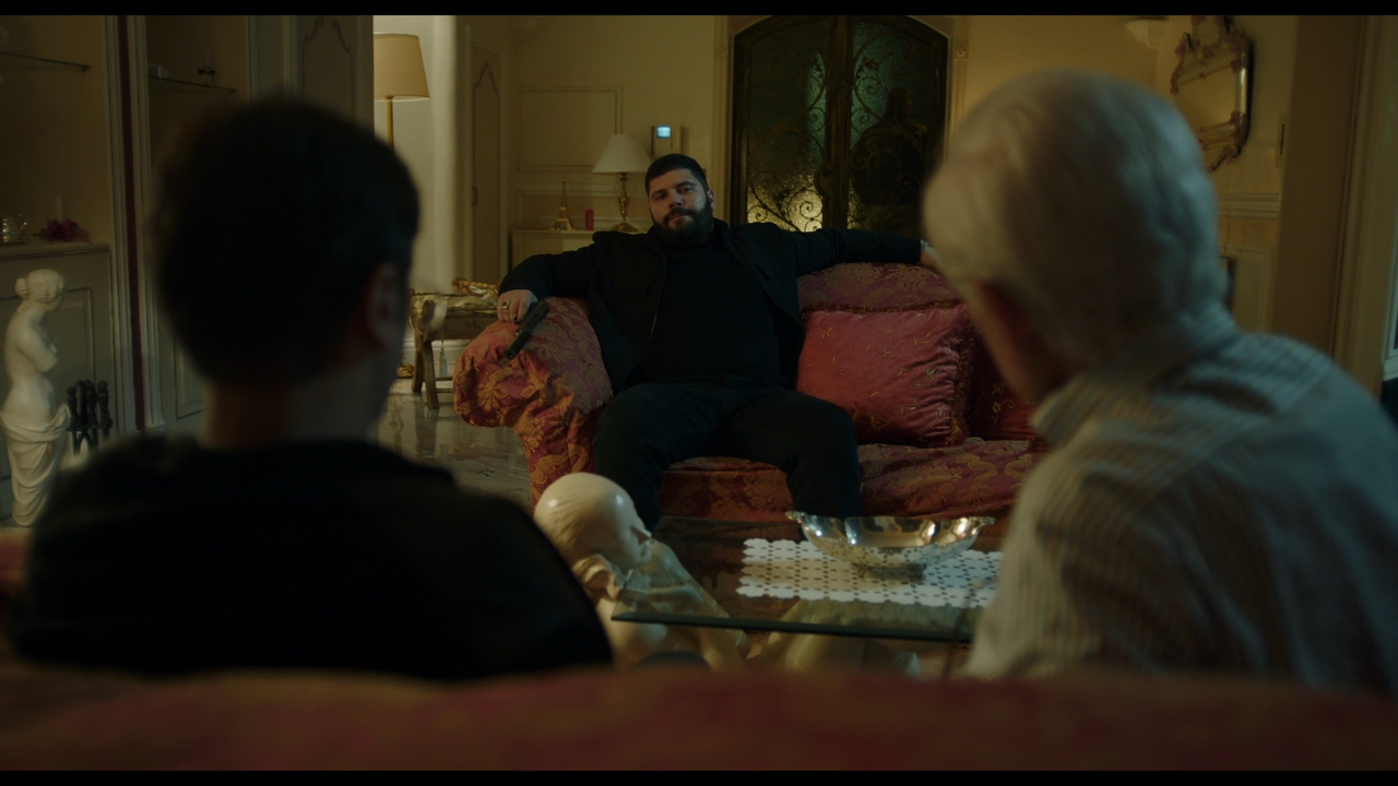 Gomorra.S05E01.Episodio.1.1080p.HMAX.WEB-DL.DD5.1.H.264-MeM.GP.mkv_snapshot_41.18_[2021.11.23_18.01.