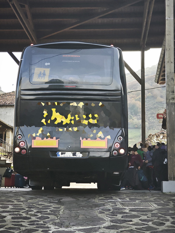 61-Peligro-Obstrucción Terraza-Parada autobús-01