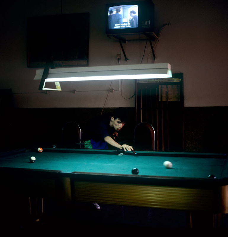 Portugal - Algarve -  Joueur à la table de billard FORUM