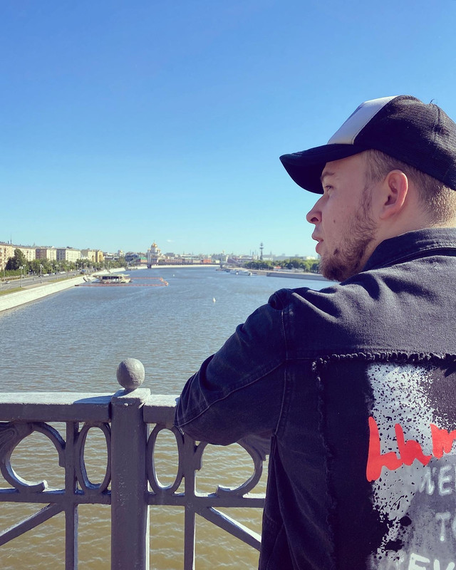 6745DB01-FD1F-46AA-B612-504D2B4983CC