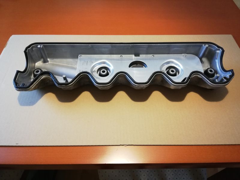 850TDI_valve_cover009