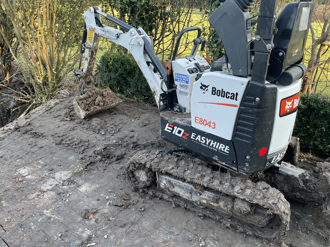 126A5ABA-5BB1-4117-8194-84A3833E55D0