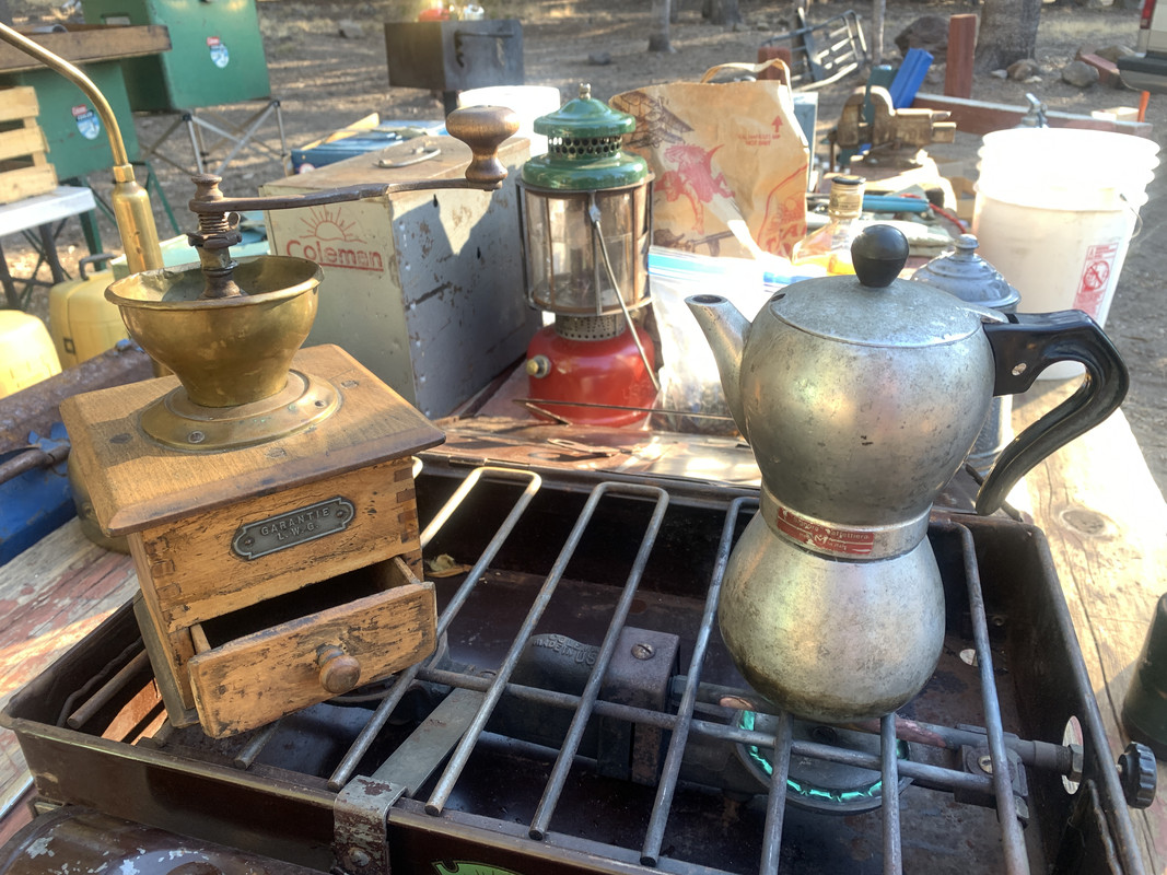 CEAEE4B0-3CE9-4522-90D8-023020408C7B